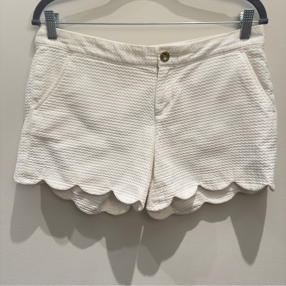 Lilly Pulitzer Pants - Lilly Pulitzer Bottoms | Women 5" Buttercup Scallop Hem Short Size 6